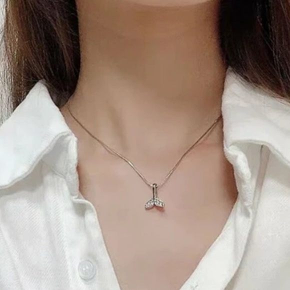 Silver 925 Mermaid Tail Necklace - Picture 3 of 5